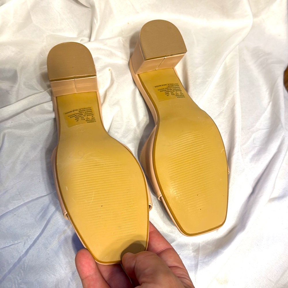 Pizz-Annu Nude Slip-On Kitten Heels Size 9 - Picture 3 of 4